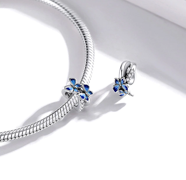 Azurielis charm on bracelet, bringing lightness and symbolism of transformation | Asttery