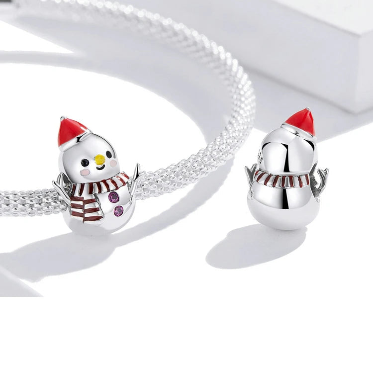 Front and back view of the 925 sterling silver snowman charm bead with enamel details | Frosty by Asttery