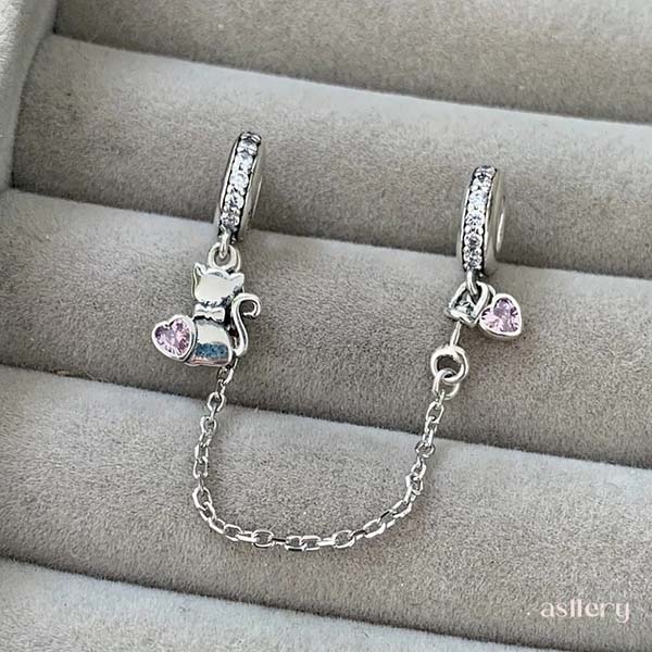Silver safety chain charm Lunexi with cubic zirconia cat design | Asttery