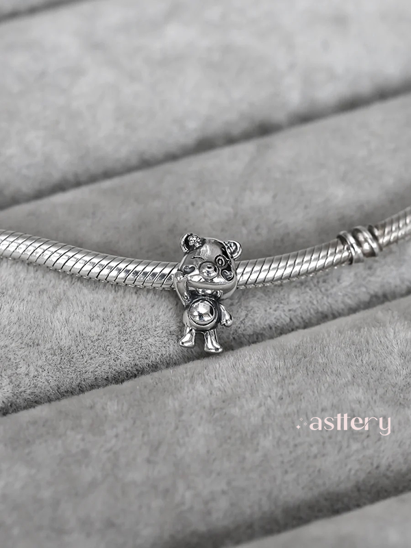 Minlli bear charm in sterling silver with hearts on its cheeks | Asttery