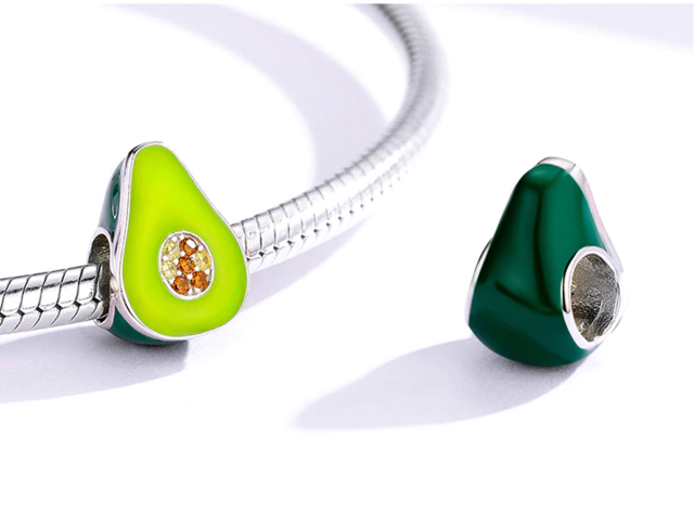 Verdelli charm on bracelet, symbol of freshness and everyday delight |Asttery