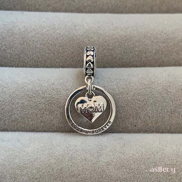 Maëvia charm in 925 silver with circle, hearts, and timeless message | Asttery