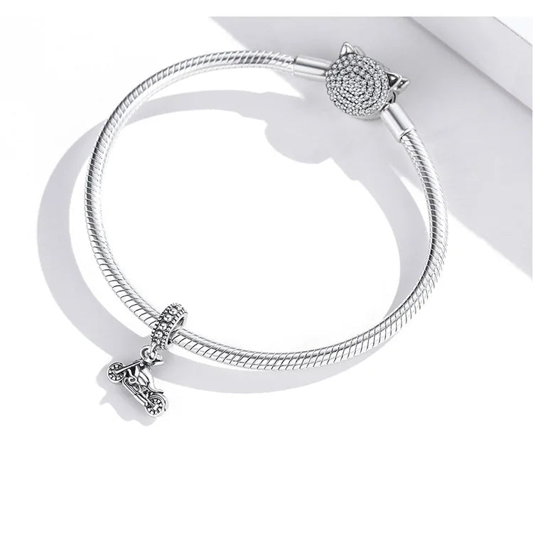 Kinetor charm in 925 silver with detailed motorbike | Asttery